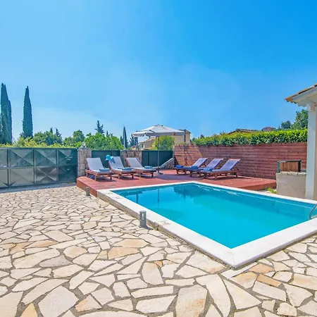 Villa George By Plus Poulades